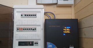 Установка и подключение стабилизаторов напряжения от 580 руб в Арсеньеве - ЭлектроРсн